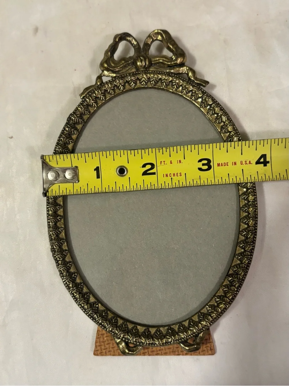 Vintage Italian Gold Oval Decorative Picture Frame with Bow Accent